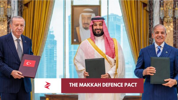 Recep Tayyip Erdoğan, Mohammed bin Salman and Shehbaz Sharif presenting the Makkah Joint Defence Agreement in Saudi Arabia